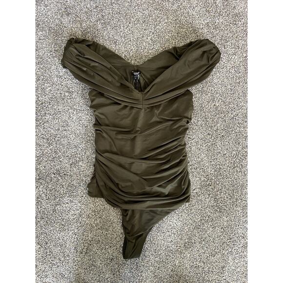Women's Express Body Contour Bodysuit Olive Green NWT Side Rouching Off Shoulder - Picture 7 of 9